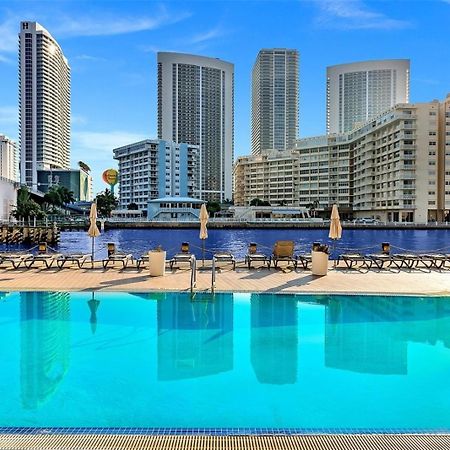 Mvr Apartments At Beachwalk Resort Plaja Hallandale Exterior foto