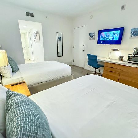 Mvr Apartments At Beachwalk Resort Plaja Hallandale Exterior foto