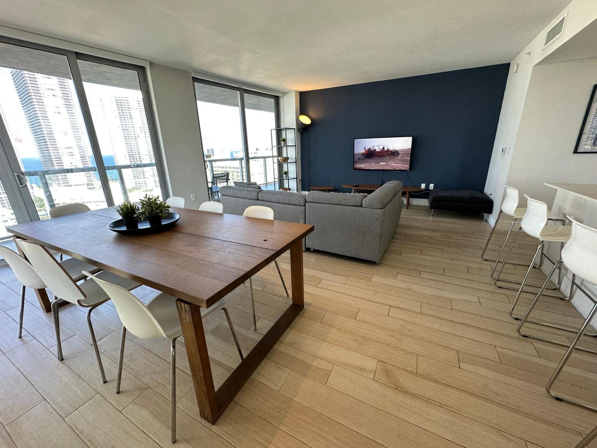 Mvr Apartments At Beachwalk Resort Plaja Hallandale Exterior foto