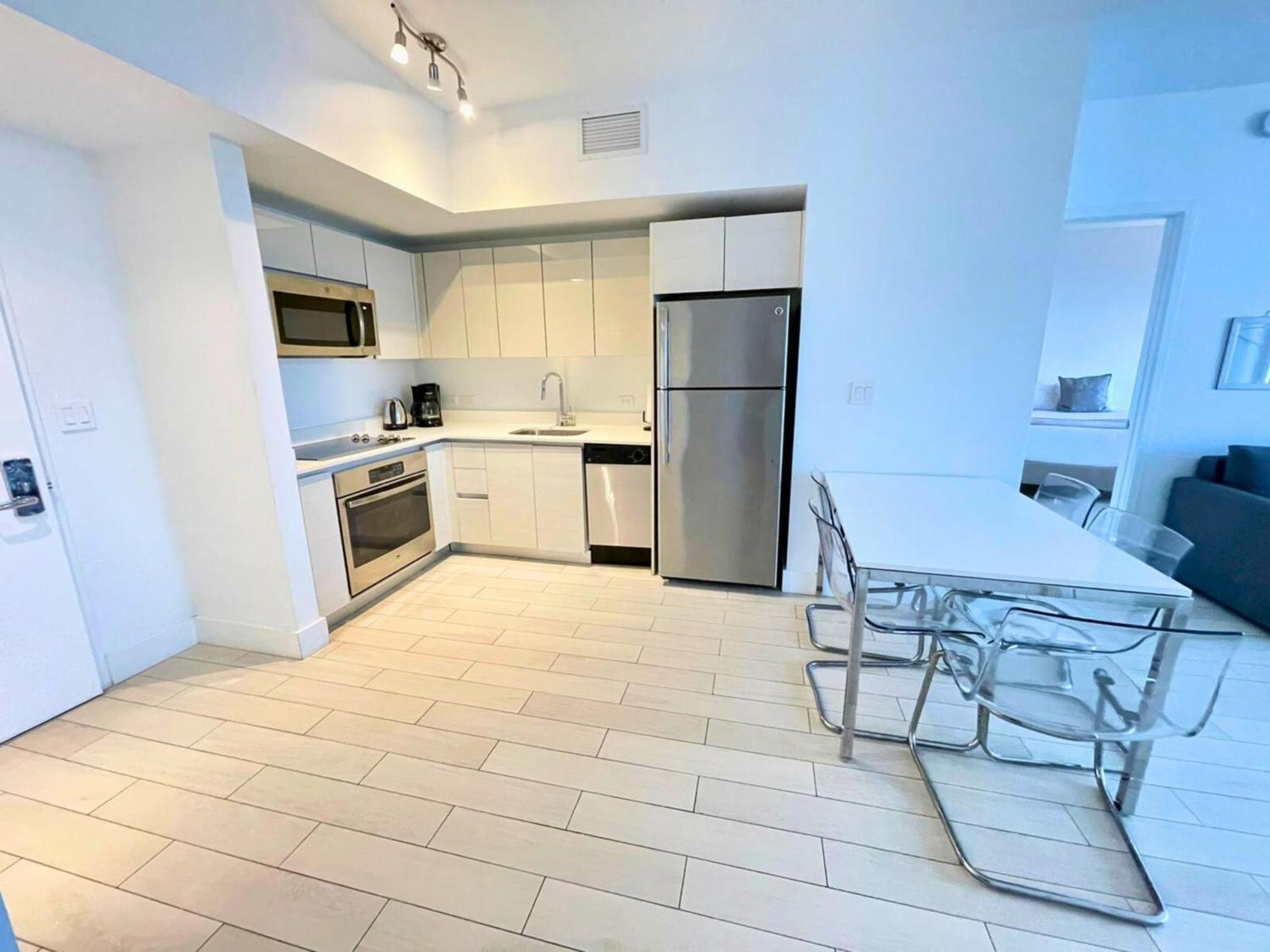 Mvr Apartments At Beachwalk Resort Plaja Hallandale Exterior foto