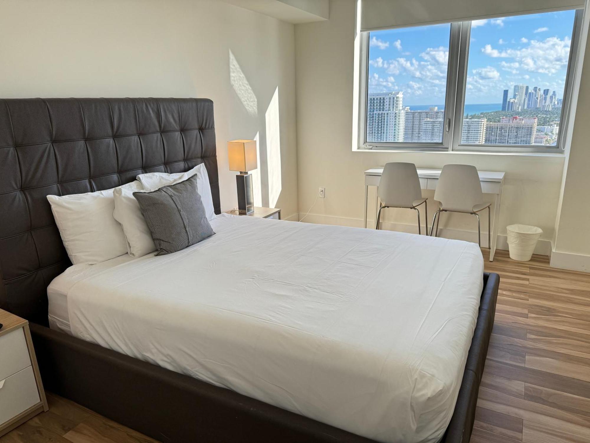 Mvr Apartments At Beachwalk Resort Plaja Hallandale Exterior foto