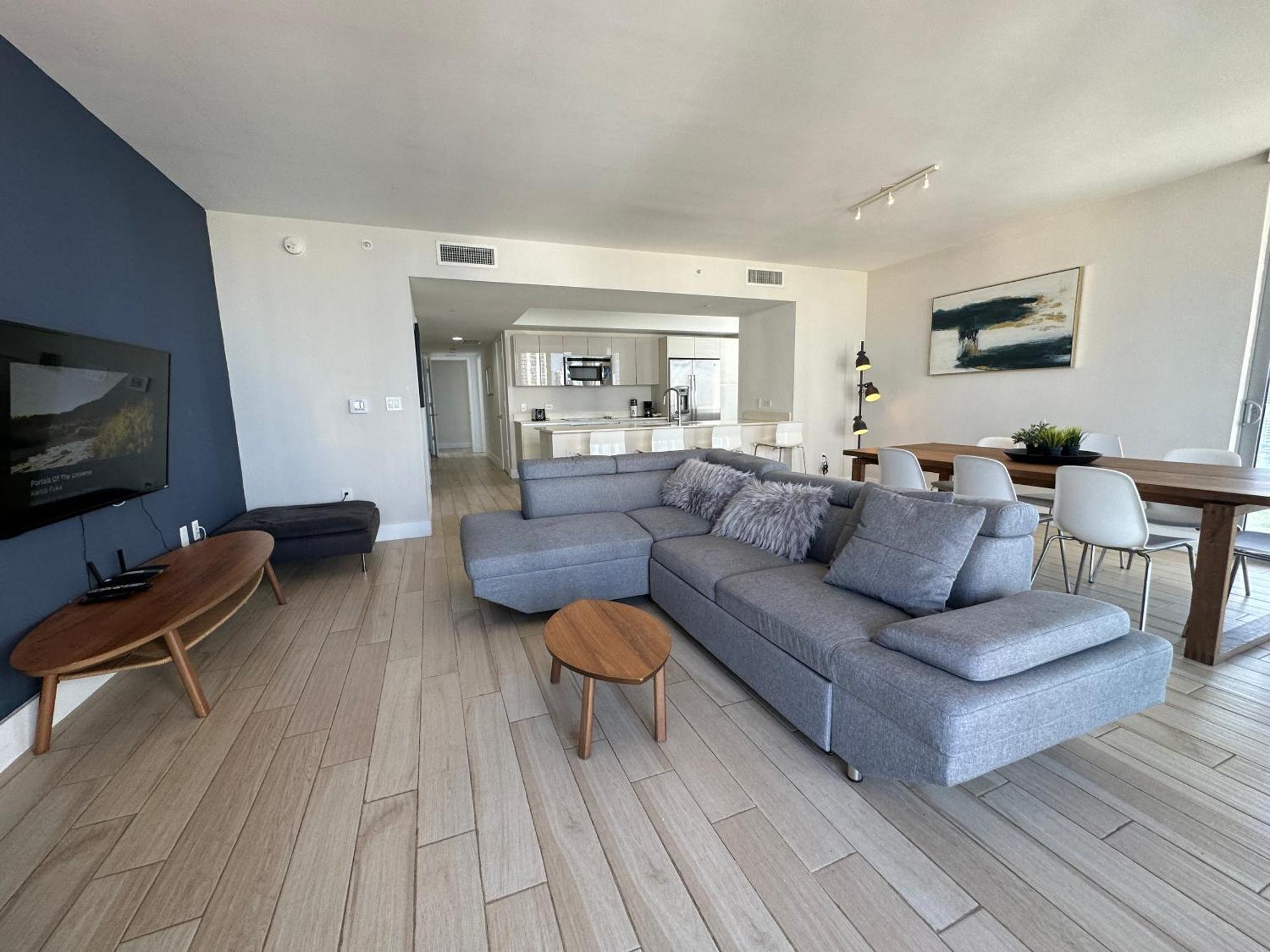 Mvr Apartments At Beachwalk Resort Plaja Hallandale Exterior foto