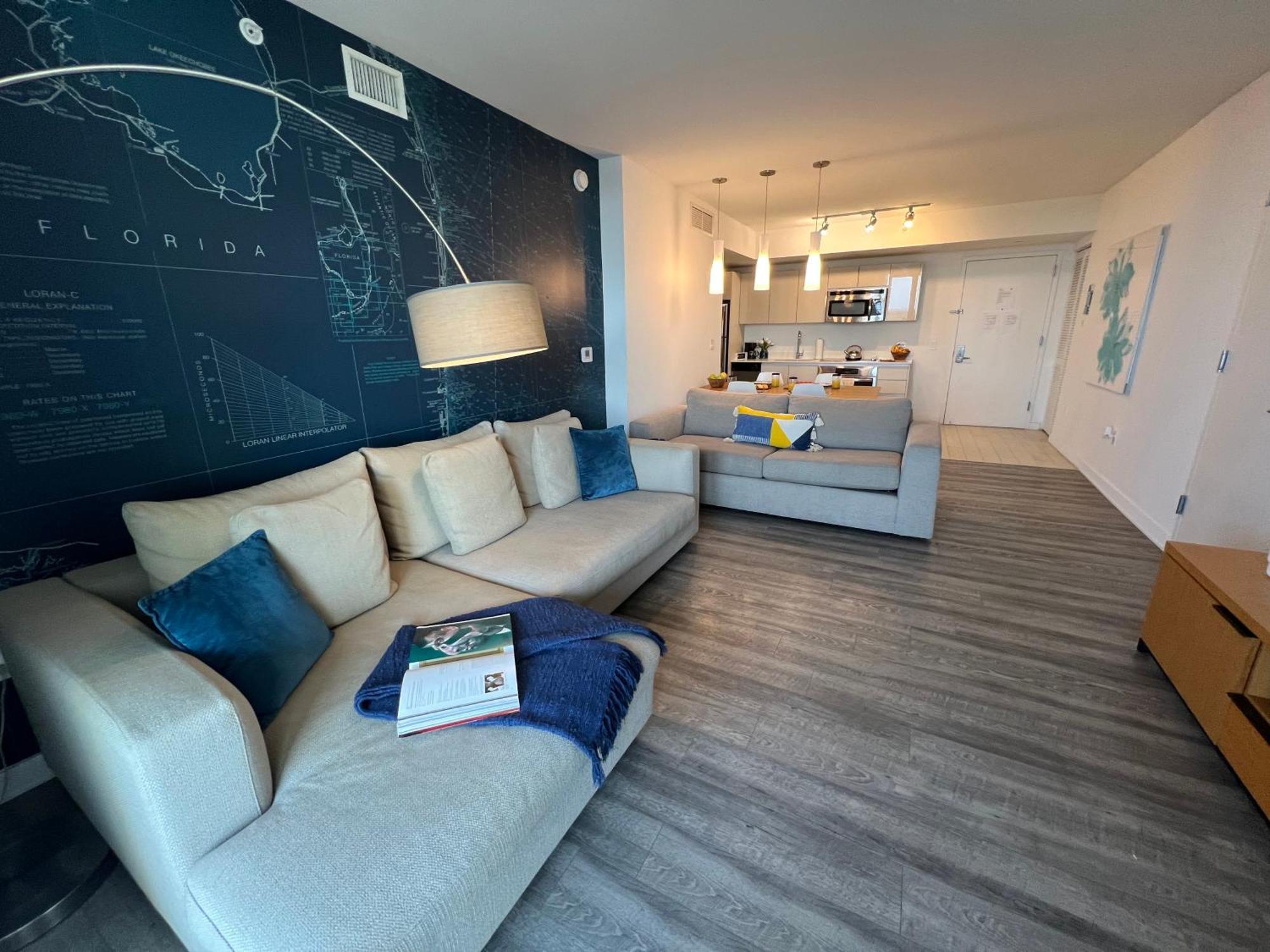 Mvr Apartments At Beachwalk Resort Plaja Hallandale Exterior foto