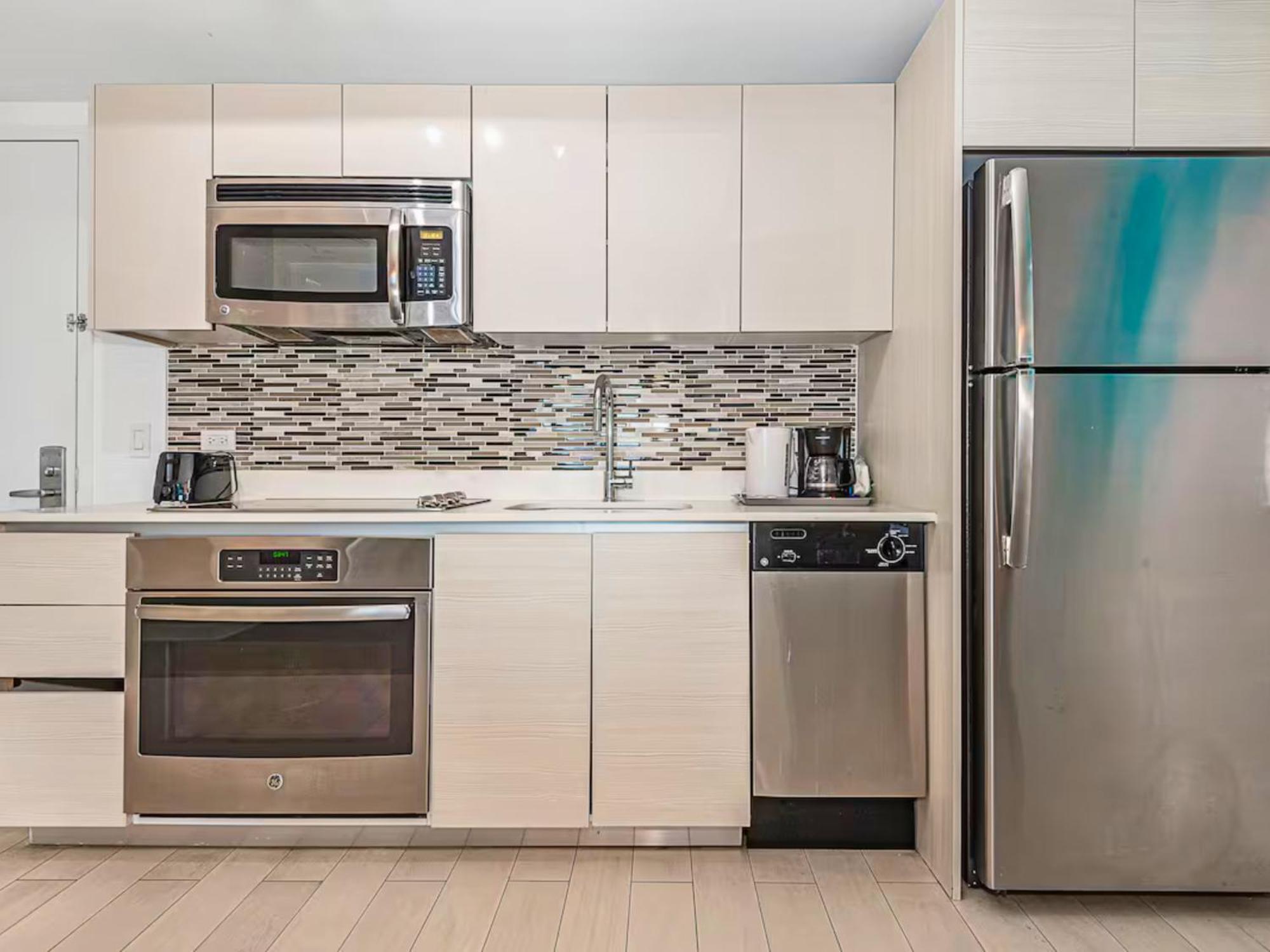 Mvr Apartments At Beachwalk Resort Plaja Hallandale Exterior foto
