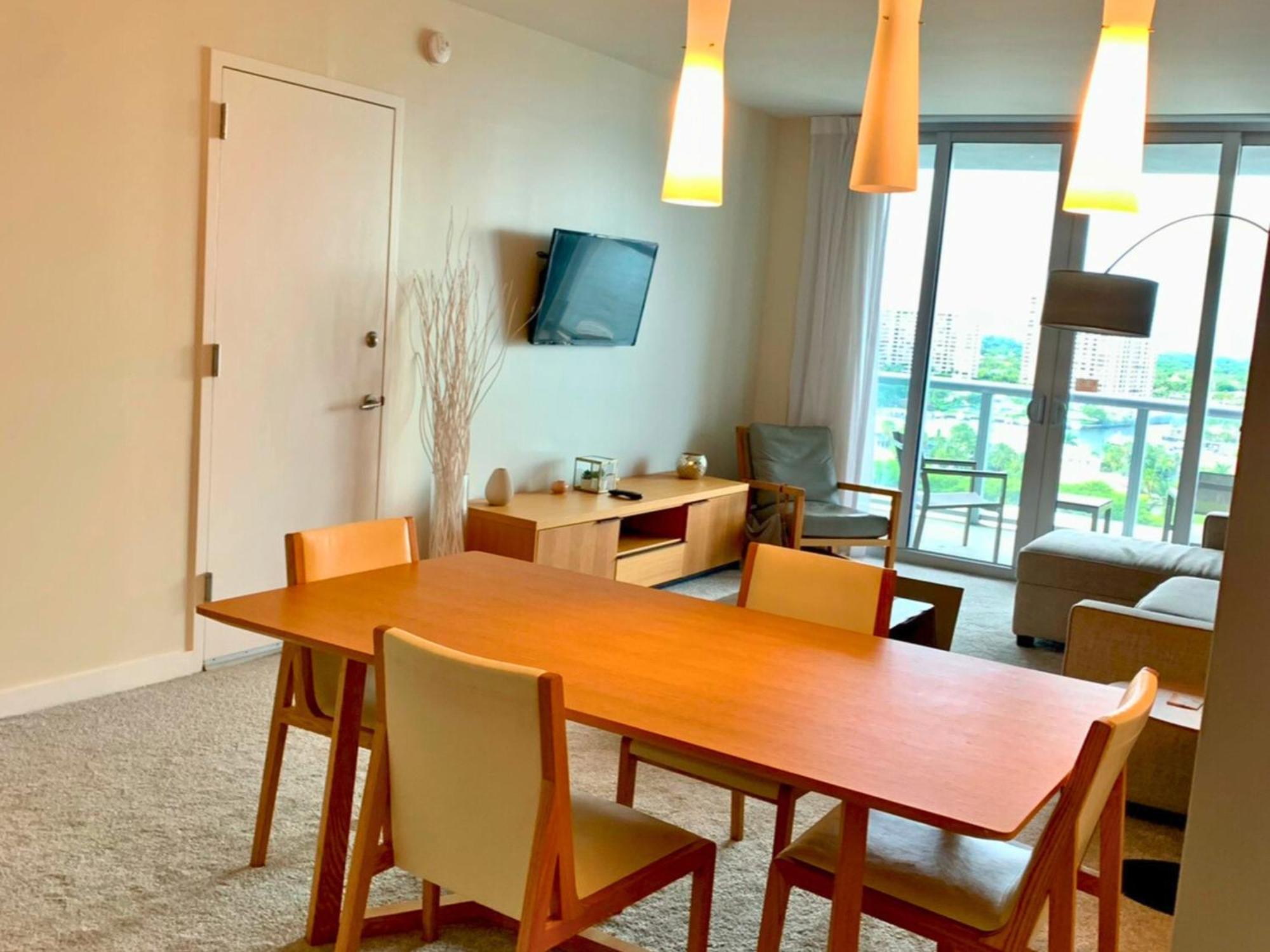 Mvr Apartments At Beachwalk Resort Plaja Hallandale Exterior foto