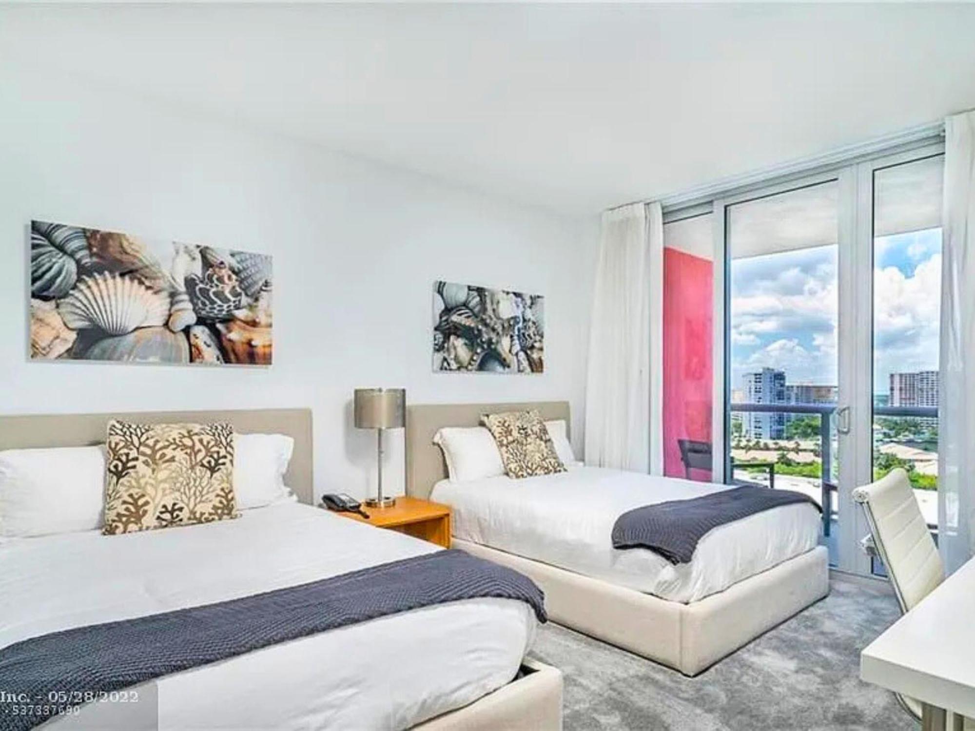 Mvr Apartments At Beachwalk Resort Plaja Hallandale Exterior foto