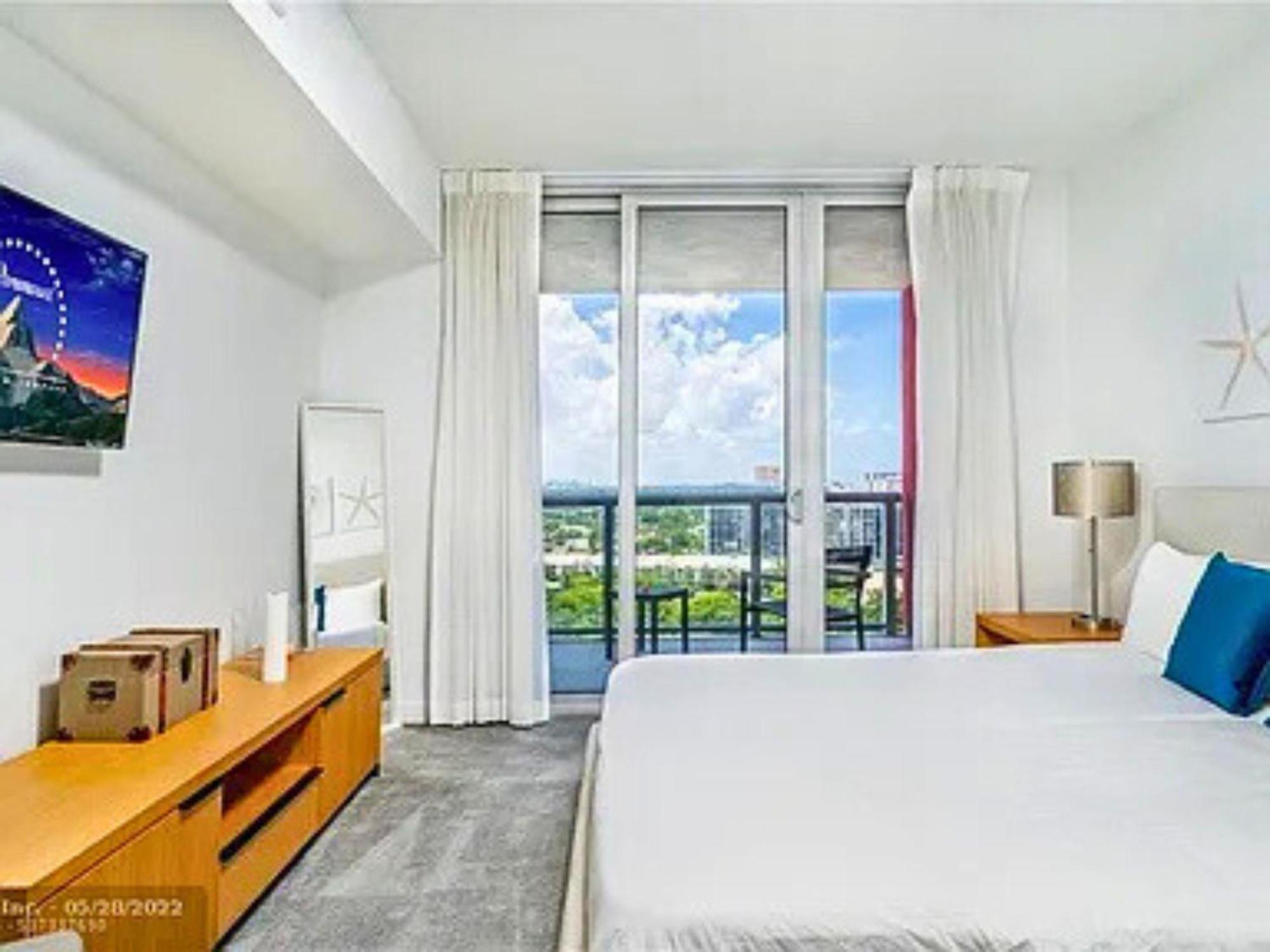 Mvr Apartments At Beachwalk Resort Plaja Hallandale Exterior foto