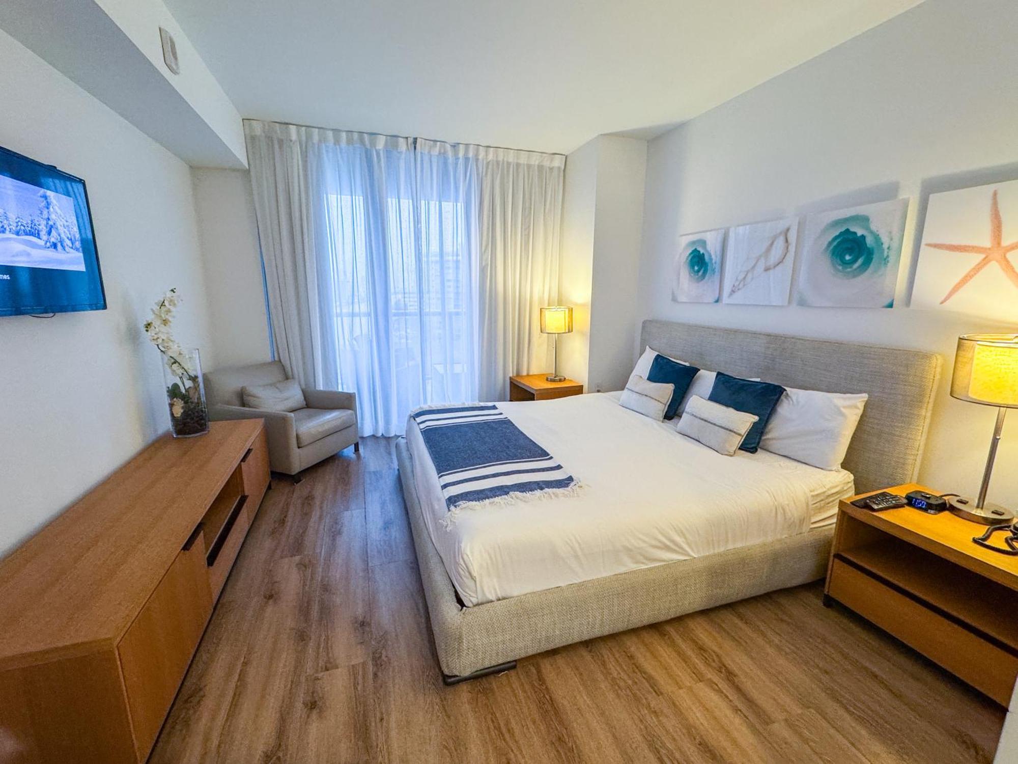 Mvr Apartments At Beachwalk Resort Plaja Hallandale Exterior foto